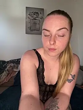 Bayleighjohnson18 online show from 28, 2, 2026