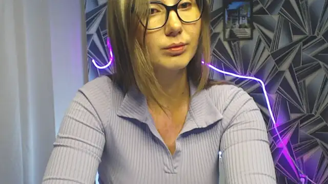 Snapshot of NikkiKiss___ chatting on 13, 5, 2026 NikkiKiss online show from 13, 5, 2026
