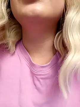 Snapshot of JessicaBeverly_ chatting on 6, 8, 2026 JessicaBeverly online show from 6, 8, 2026