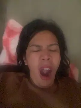 BriannaCruz24 online show from 15, 5, 2026
