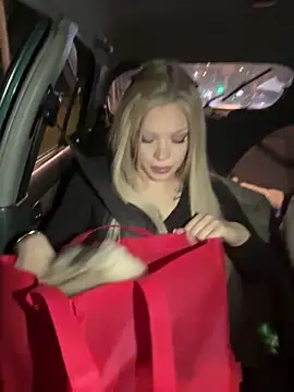 AlyssaFoxx  online show from 7, 2, 2026