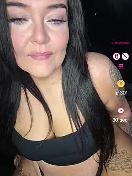 Snapshot of Miss_CurvesXXX chatting on 9, 6, 2026 Miss CurvesXXX online show from 9, 6, 2026