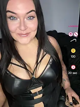 Snapshot of Miss_CurvesXXX chatting on 8, 5, 2026 Miss CurvesXXX online show from 8, 5, 2026