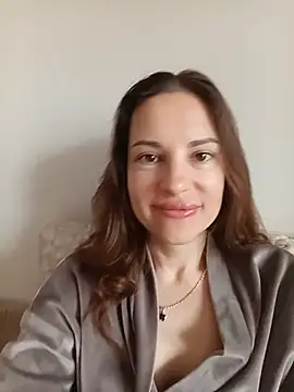 Snapshot of She-Moon chatting on 7, 6, 2026 She-Moon online show from 7, 6, 2026