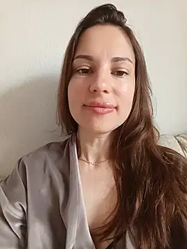 Snapshot of She-Moon chatting on 9, 6, 2026 She-Moon online show from 9, 6, 2026