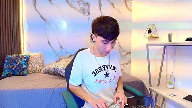 XanderGrey8 online show from 24, 2, 2026