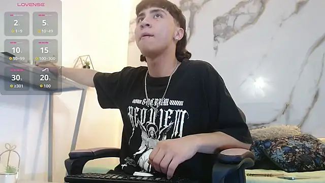 XanderGrey8 online show from 25, 3, 2026