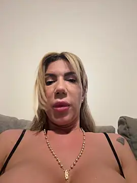 Snapshot of Missolevelvet chatting on 7, 5, 2026 Missolevelvet online show from 7, 5, 2026
