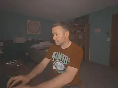 chrisw8140 online show from 14, 6, 2026