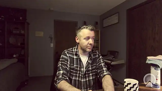 chrisw8140 online show from 25, 3, 2026