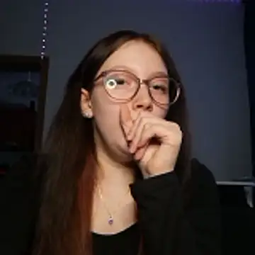 YoungLisaa18 online show from 13, 1, 2026