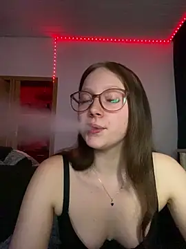 YoungLisaa18 online show from 6, 3, 2026