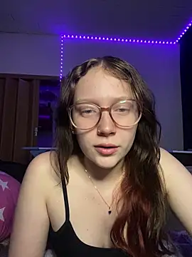 YoungLisaa18 online show from 11, 2, 2026