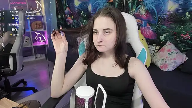 KiraDuvall online show from 28, 2, 2026