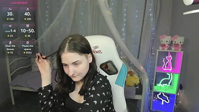 KiraDuvall online show from 25, 3, 2026