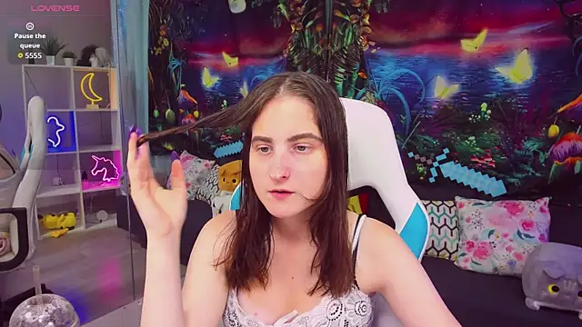 KiraDuvall online show from 7, 6, 2026