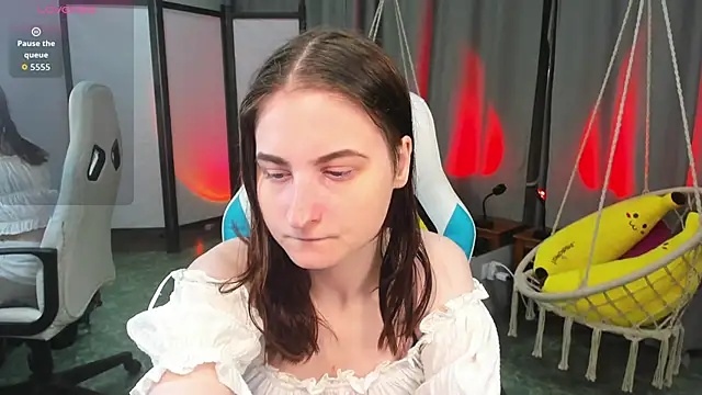 KiraDuvall online show from 13, 5, 2026