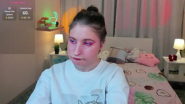 KiraDuvall online show from 12, 1, 2026