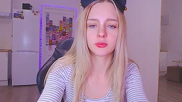 sailormoon666  online show from 4, 2, 2026