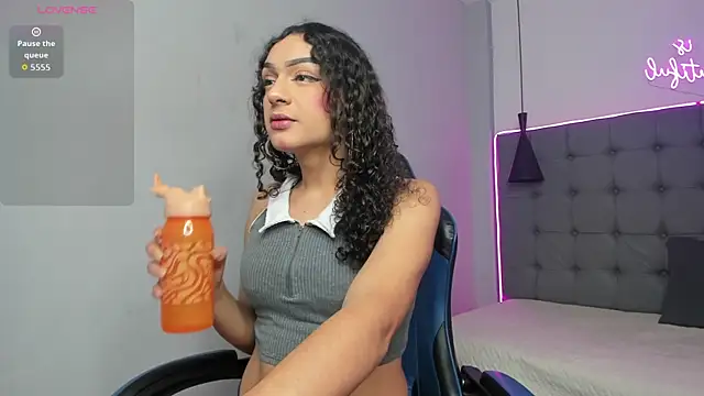 scarletcherry18 online show from 16, 4, 2026