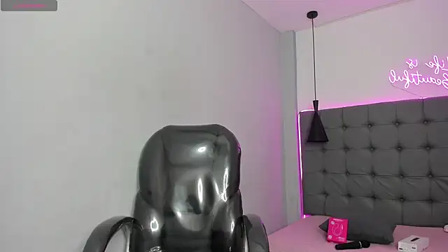 scarletcherry18 online show from 18, 7, 2026