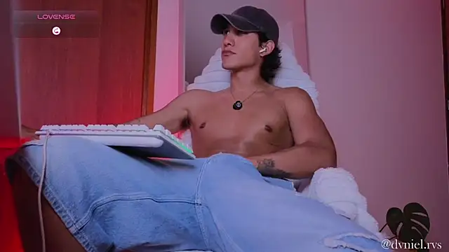 Snapshot of emilio_rivs chatting on 30, 5, 2026 emilio rivs online show from 30, 5, 2026