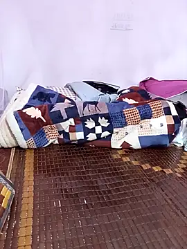 Phoebe-e online show from 21, 4, 2026