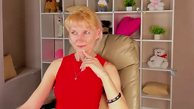 Julie Lucas online show from 30, 3, 2026