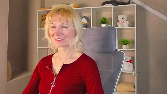 Julie Lucas online show from 8, 4, 2026