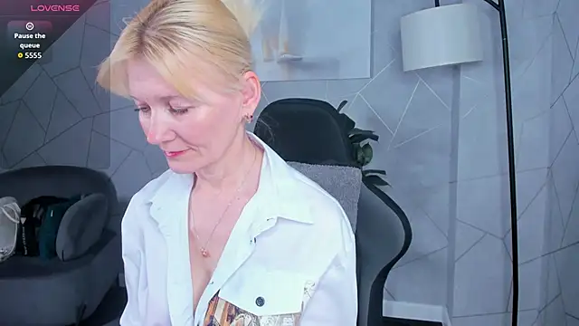 Julie Lucas online show from 28, 5, 2026