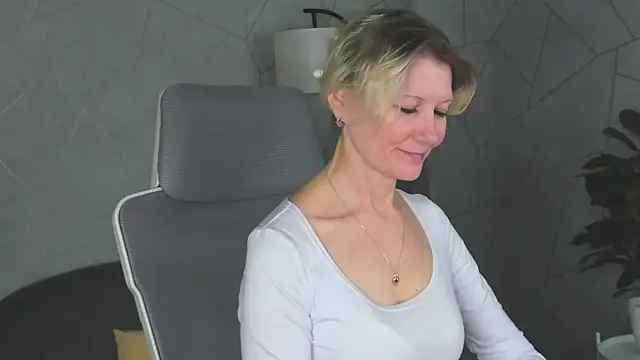 Julie Lucas online show from 16, 3, 2026