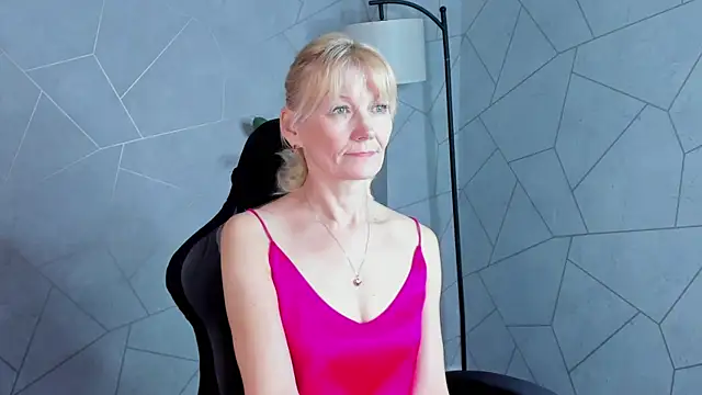 Julie Lucas online show from 18, 5, 2026