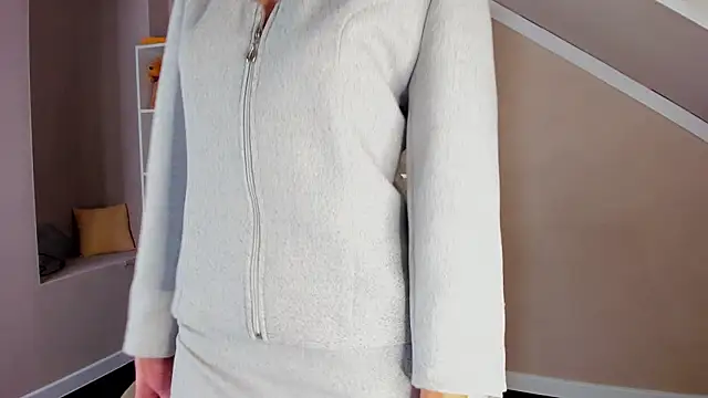 Julie Lucas online show from 14, 3, 2026