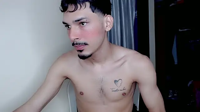 Snapshot of Yankees_xxx chatting on 8, 5, 2026 Yankees xxx online show from 8, 5, 2026
