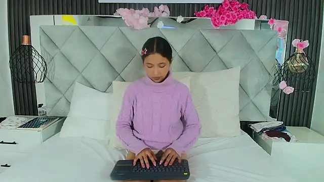 Snapshot of Real_virgin_Pussy chatting on 29, 5, 2026 Real virgin Pussy online show from 29, 5, 2026