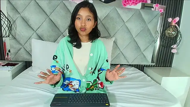 Snapshot of Real_virgin_Pussy chatting on 26, 5, 2026 Real virgin Pussy online show from 26, 5, 2026