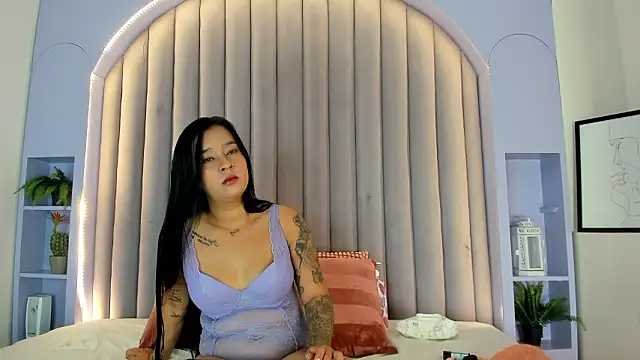 ChloeeMiller   online show from 3, 2, 2026