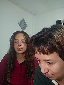Snapshot of AlexxaAndRileyy chatting on 31, 5, 2026 AlexxaAndRileyy online show from 31, 5, 2026
