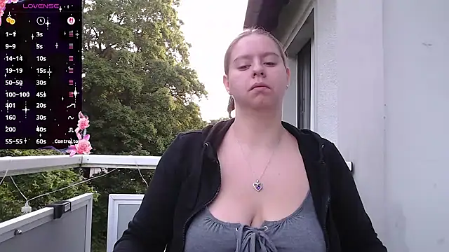 Snapshot of Mia_lou05 chatting on 24, 5, 2026 Mia lou05 online show from 24, 5, 2026