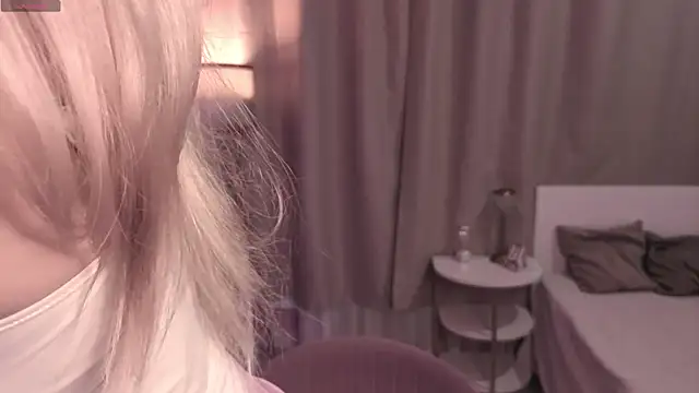 Snapshot of JuanaSumma chatting on 4, 6, 2026 JuanaSumma online show from 4, 6, 2026