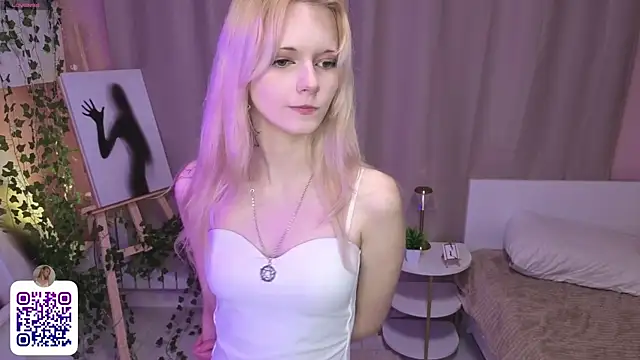 Snapshot of JuanaSumma chatting on 12, 5, 2026 JuanaSumma online show from 12, 5, 2026
