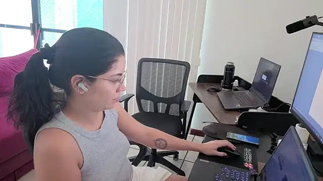 lustfulc99 online show from 22, 4, 2026