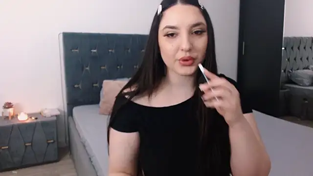 Snapshot of JaquelineLaurent chatting on 4, 7, 2026 JaquelineLaurent online show from 4, 7, 2026