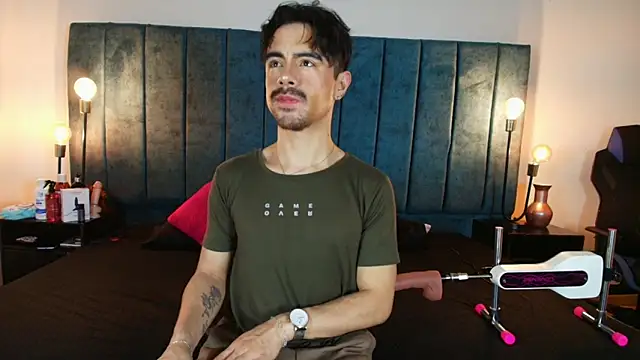 Ethan Briggs  online show from 13, 3, 2026