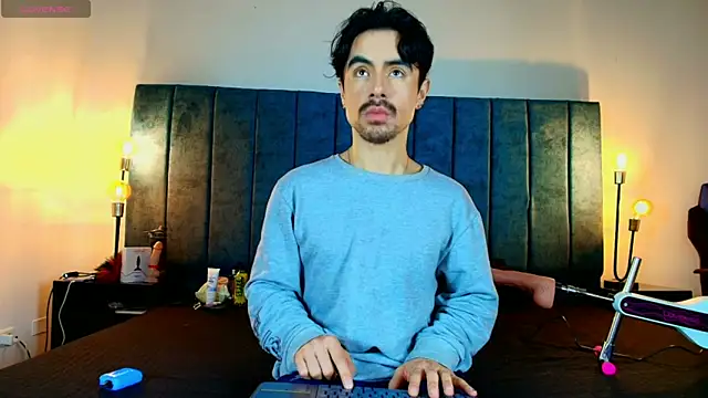 Ethan Briggs  online show from 11, 4, 2026