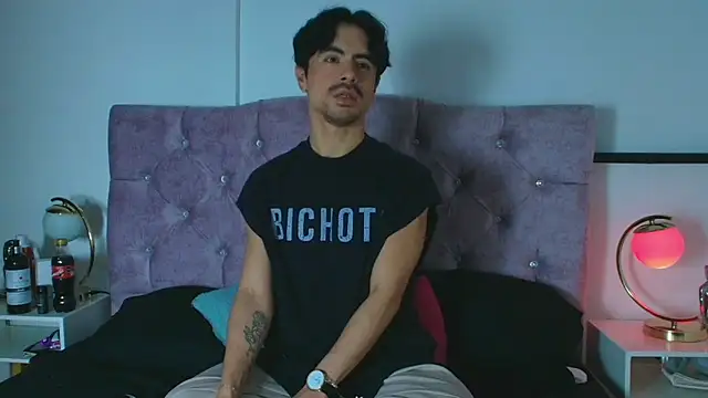 Ethan Briggs  online show from 18, 2, 2026