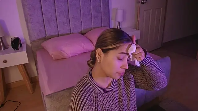 Lucy Carson  online show from 29, 3, 2026