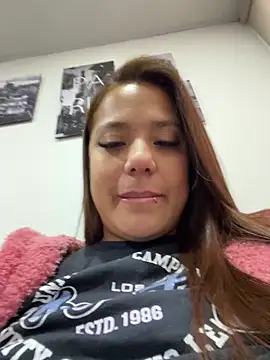 Pretty  Milf online show from 5, 4, 2026