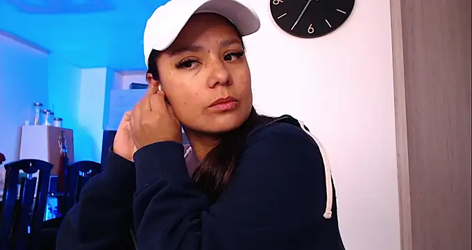 Pretty  Milf online show from 16, 2, 2026