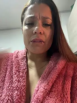 Pretty  Milf online show from 6, 3, 2026